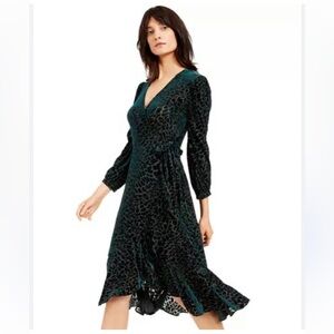Calvin Klein NWT burnout animal-print cheetah green velvet wrap dress - 8